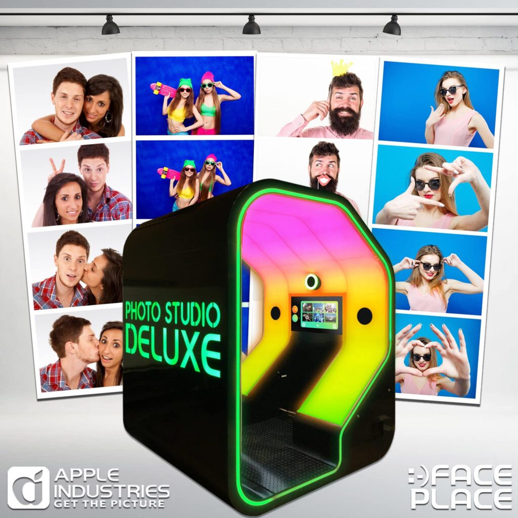 10 Cute Photo Booth Poses