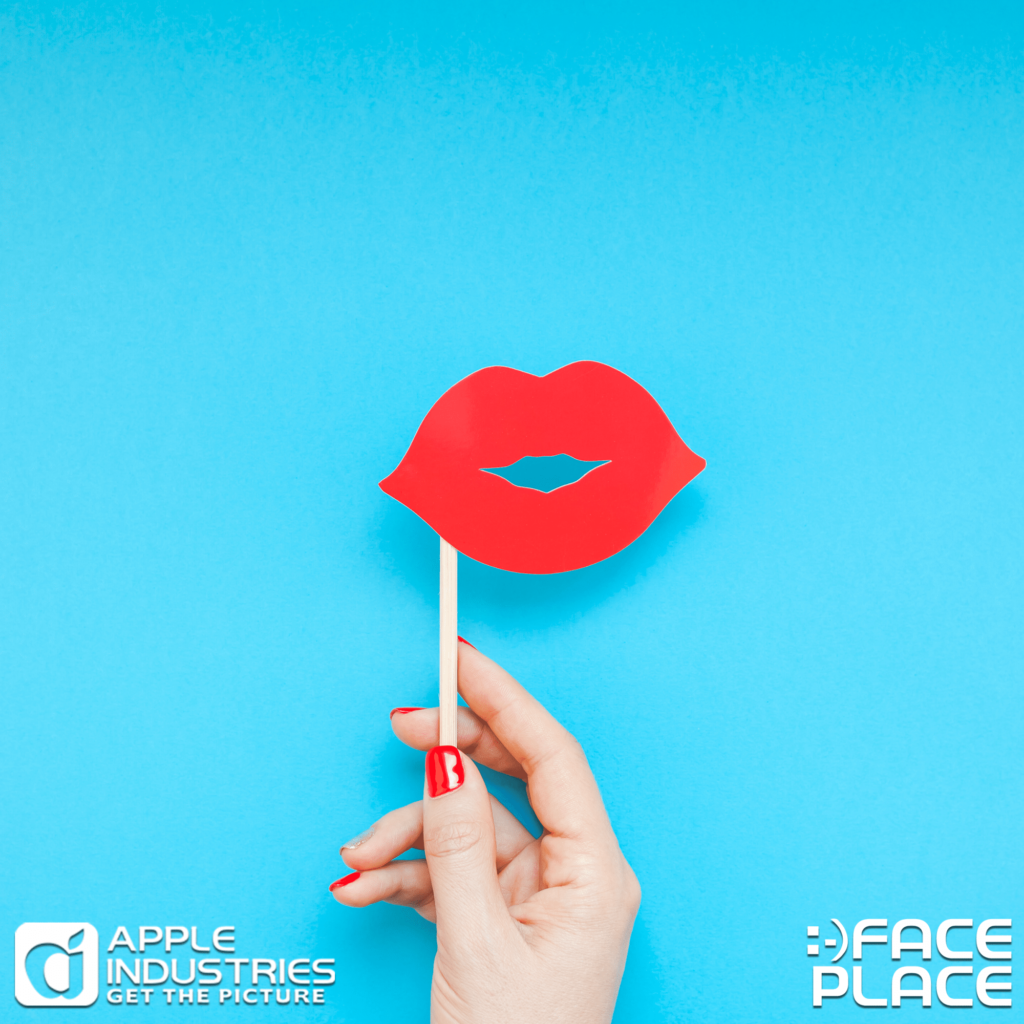 10 Beautiful Reason We Can’t Help But Fall In Love with the Photo Booth